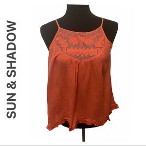 3/$15☘️ Sun & Shadow Peach Quarter Mesh Top